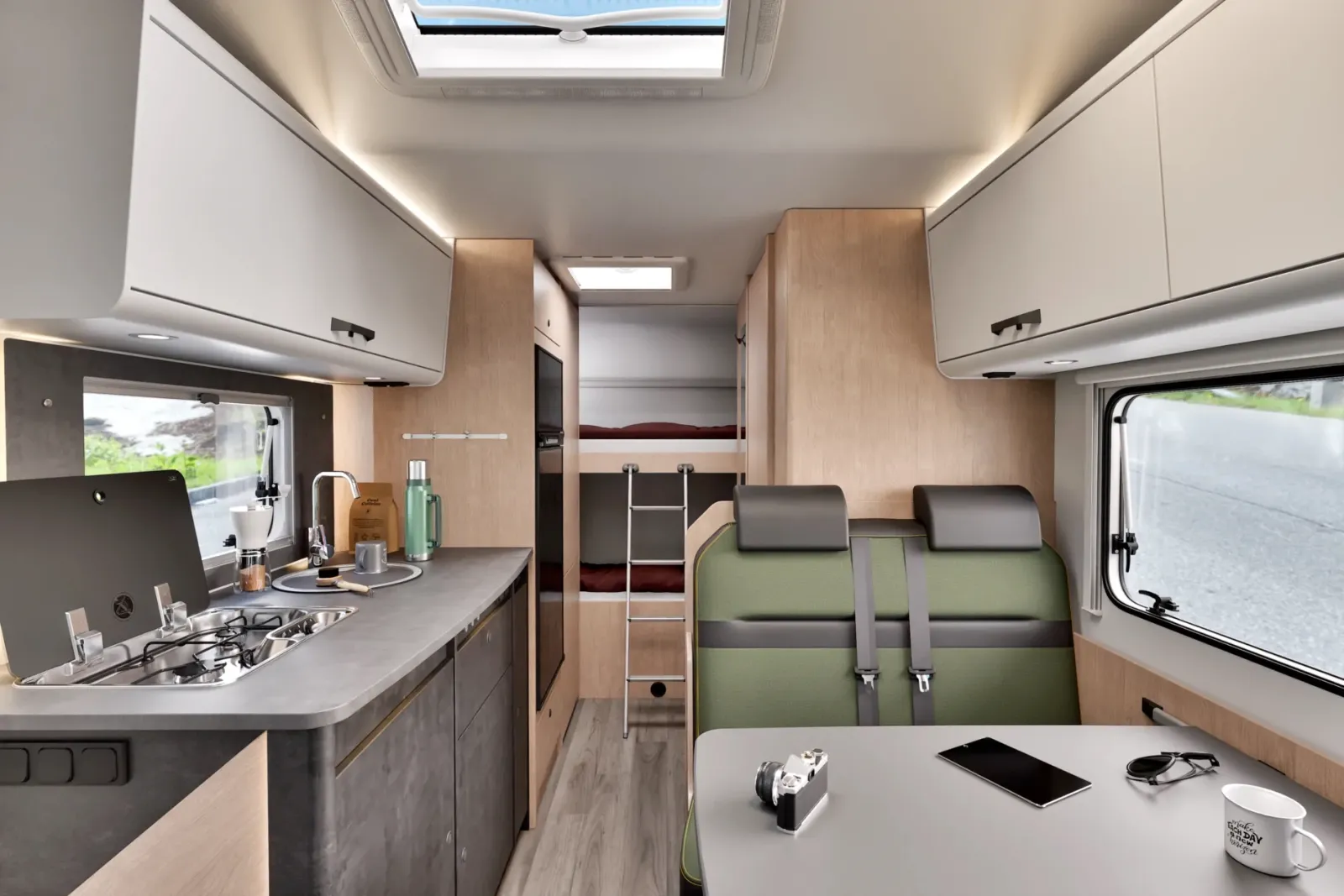 SunLight A68 Automaat interieur