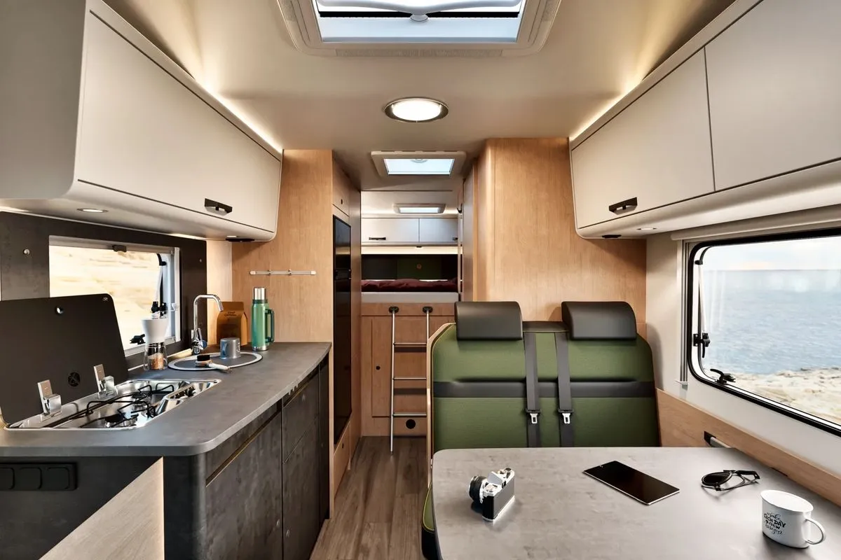 SunLight A70 Automaat interieur