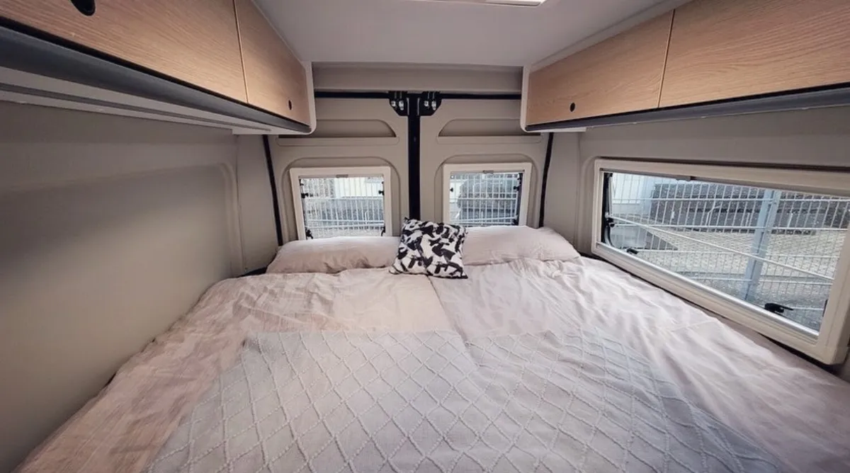 SunLight CLIFF 640 slaapruimte