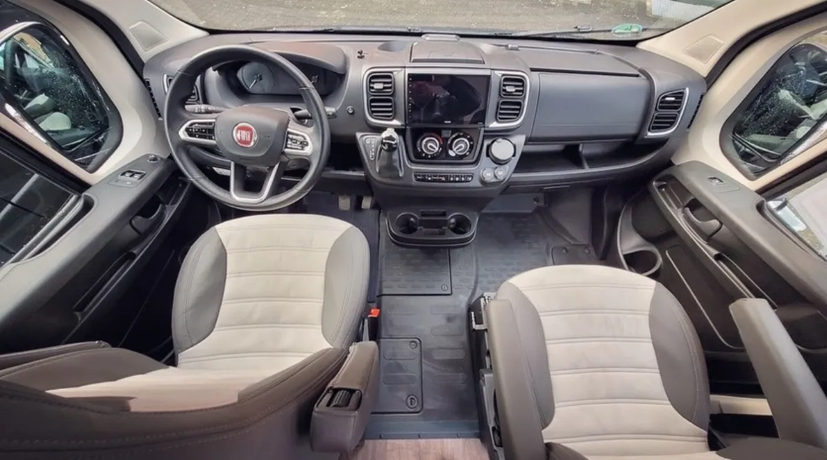 SunLight CLIFF 640 badkamer