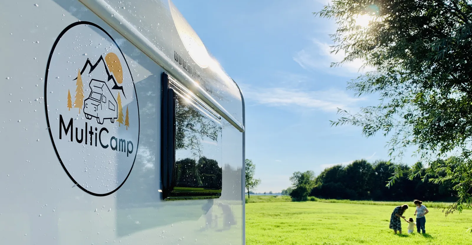 MultiCamp camper op een schilderachtige locatie