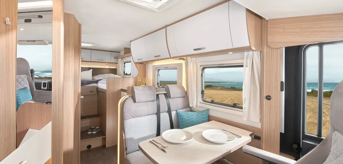 SunLight I67S interieur